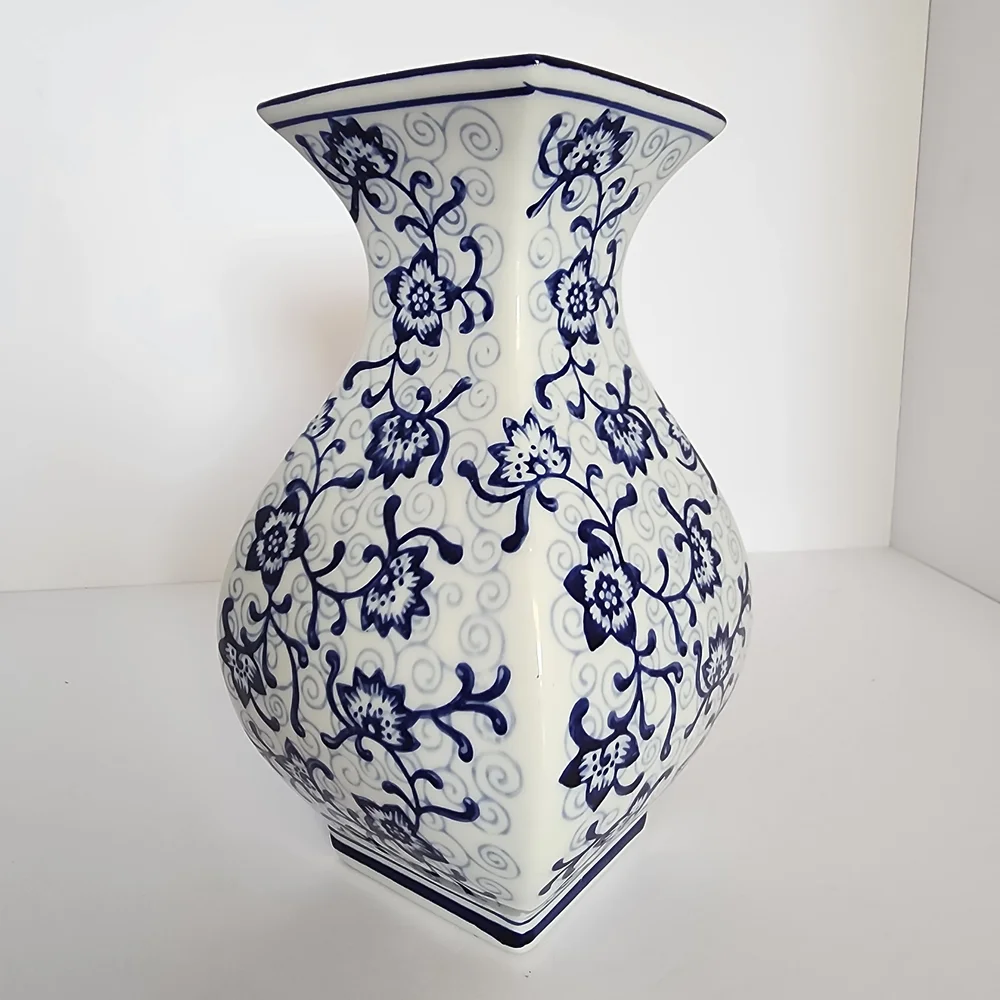 Chinoiserie-style Floral Pattern Vase - Picture 1 of 4
